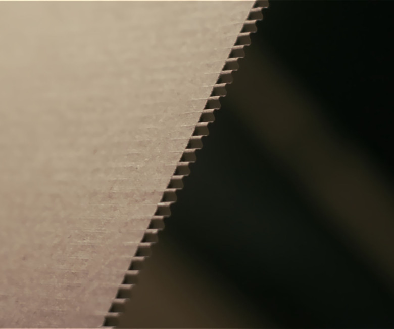 Produção própria de micro-ondulado: qualidade e agilidade que fazem a diferença